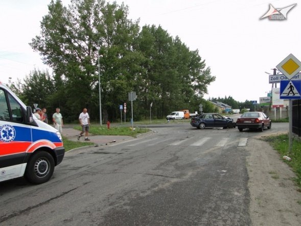 Wypadek na Granicznej (10.08.2010) - zdjęcie #8 - eOstroleka.pl