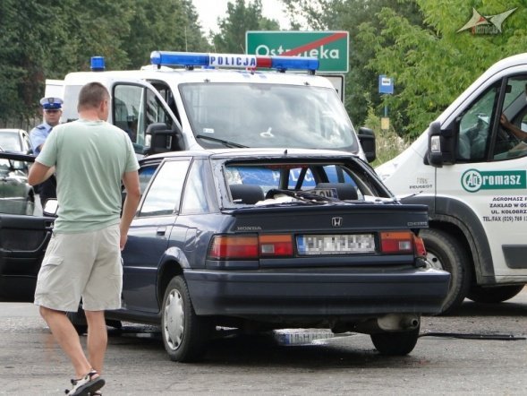 Wypadek na Granicznej (10.08.2010) - zdjęcie #1 - eOstroleka.pl