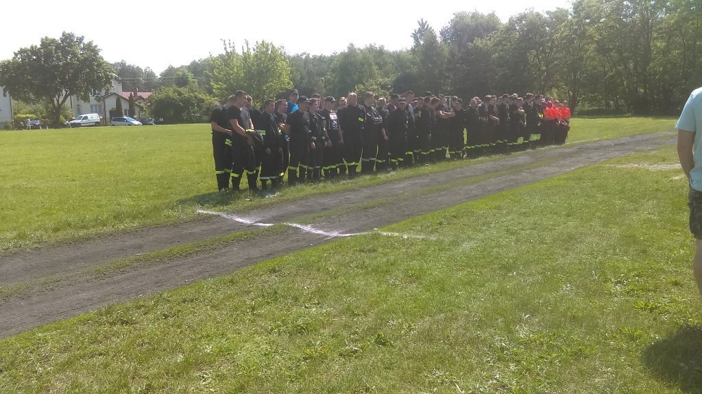 Gminne zawody sportowo-pożarnicze [ZDJĘCIA] - zdjęcie #16 - eOstroleka.pl