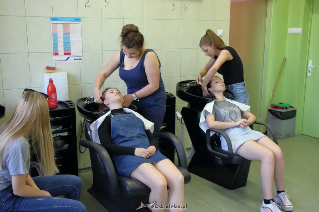 Uczennice „piątki” oddały swoje włosy fundacji Rak’n’Roll [04.06.2019] - zdjęcie #11 - eOstroleka.pl