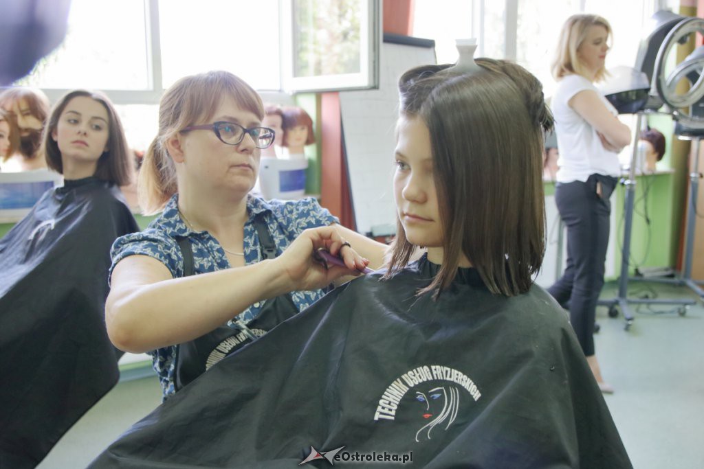 Uczennice „piątki” oddały swoje włosy fundacji Rak’n’Roll [04.06.2019] - zdjęcie #27 - eOstroleka.pl