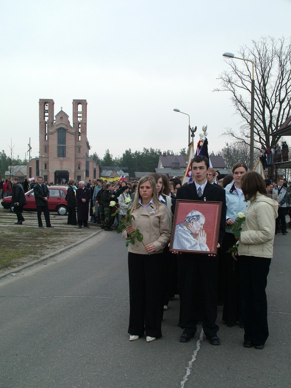 Biały Marsz dla Papieża Jana Pawła II - 2005 r. - zdjęcie #4 - eOstroleka.pl