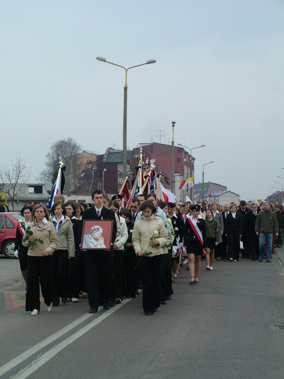 Biały Marsz dla Papieża Jana Pawła II - 2005 r. - zdjęcie #28 - eOstroleka.pl