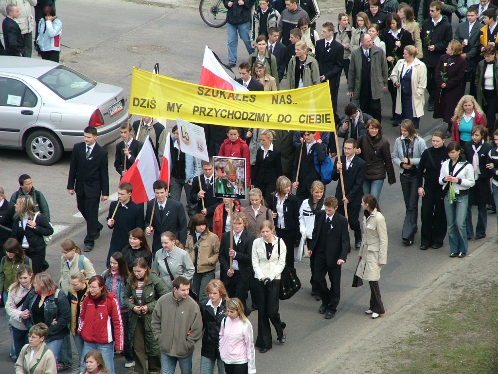 Biały Marsz dla Papieża Jana Pawła II - 2005 r. - zdjęcie #46 - eOstroleka.pl