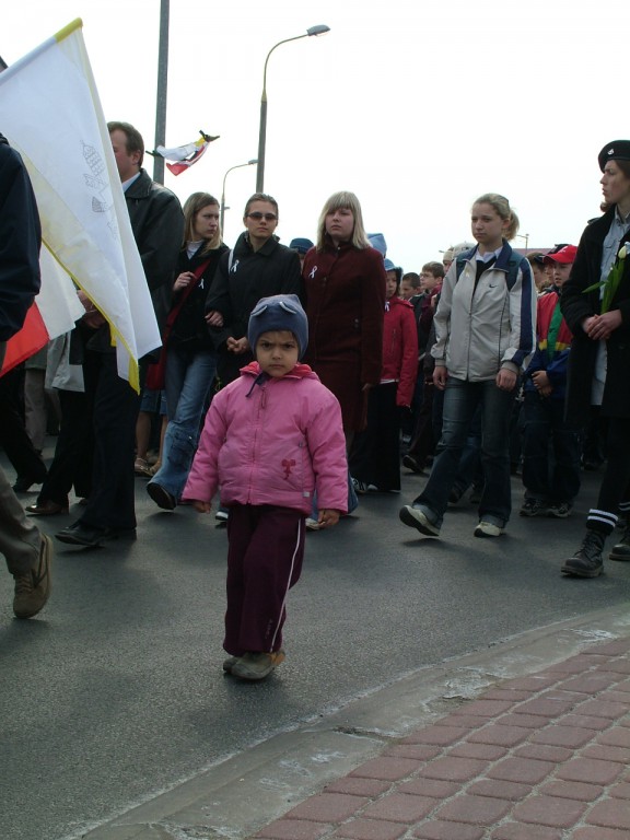 Biały Marsz dla Papieża Jana Pawła II - 2005 r. - zdjęcie #54 - eOstroleka.pl