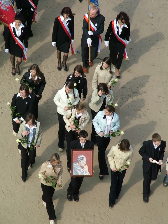 Biały Marsz dla Papieża Jana Pawła II - 2005 r. - zdjęcie #92 - eOstroleka.pl