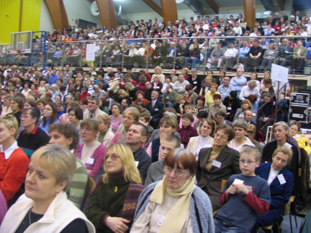 III Ostrołęckie Spotkania Charyzmatyczne - zdjęcie #20 - eOstroleka.pl