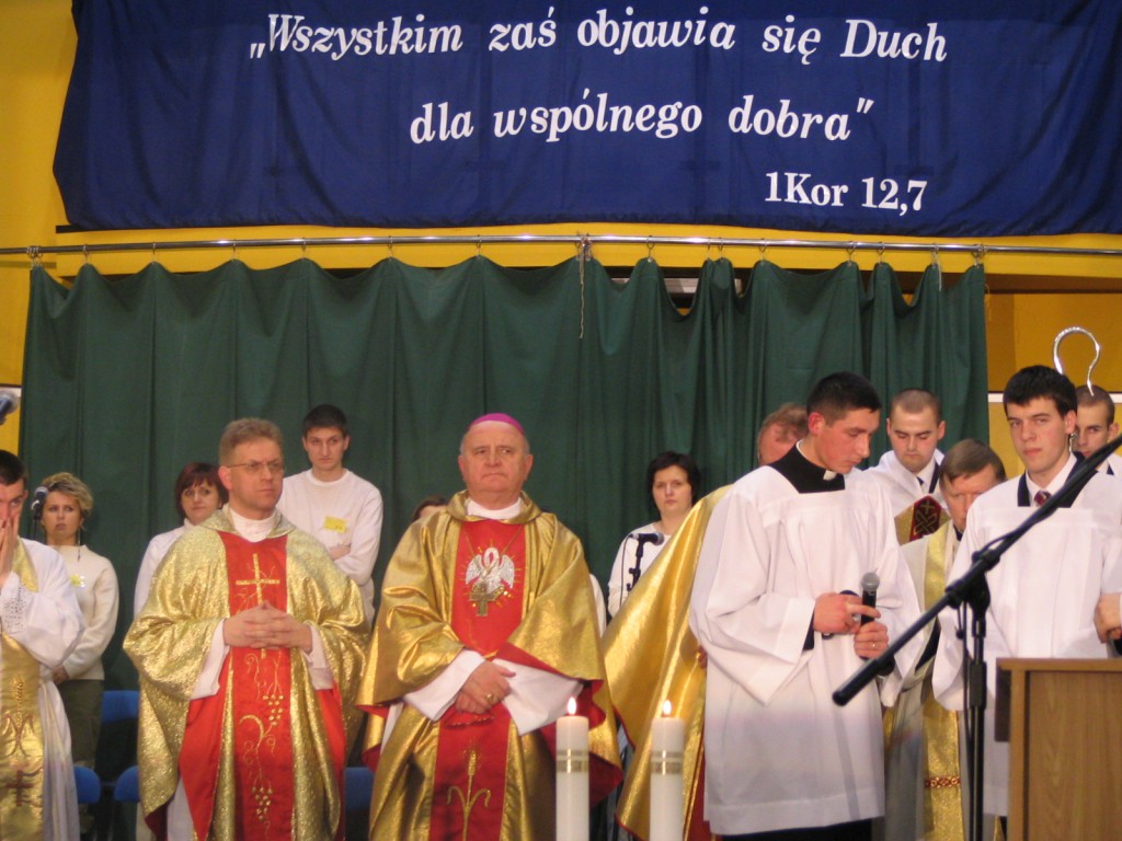 III Ostrołęckie Spotkania Charyzmatyczne - zdjęcie #14 - eOstroleka.pl