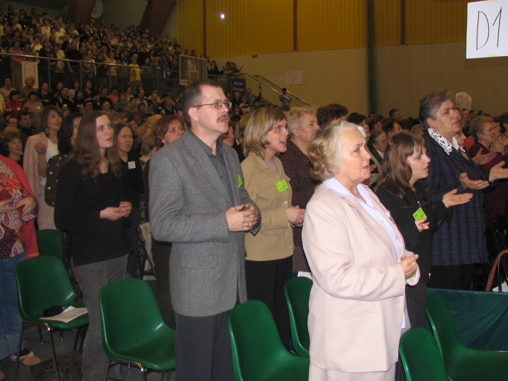 III Ostrołęckie Spotkania Charyzmatyczne - zdjęcie #2 - eOstroleka.pl