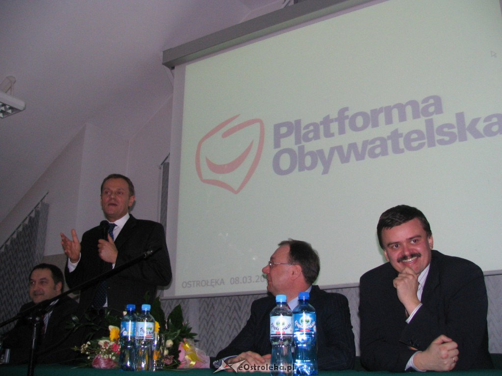 Spotkanie z Donaldem Tuskiem w Ostrołęce - marzec 2006 - zdjęcie #4 - eOstroleka.pl