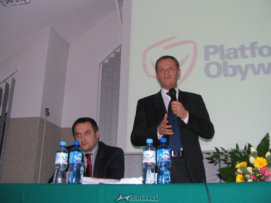 Spotkanie z Donaldem Tuskiem w Ostrołęce - marzec 2006 - zdjęcie #10 - eOstroleka.pl