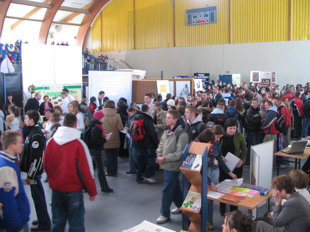 Targi edukacyjne w Ostrołęce - 2006 - zdjęcie #4 - eOstroleka.pl