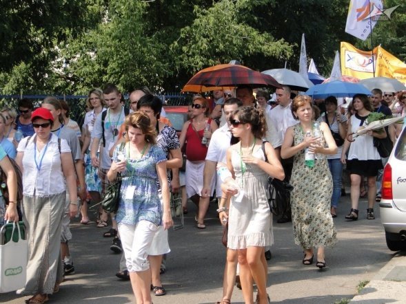 Marsz dla Jezusa i Msza św. o uzdrowienie (15.08.2010) - zdjęcie #2 - eOstroleka.pl