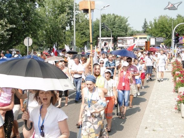Marsz dla Jezusa i Msza św. o uzdrowienie (15.08.2010) - zdjęcie #13 - eOstroleka.pl