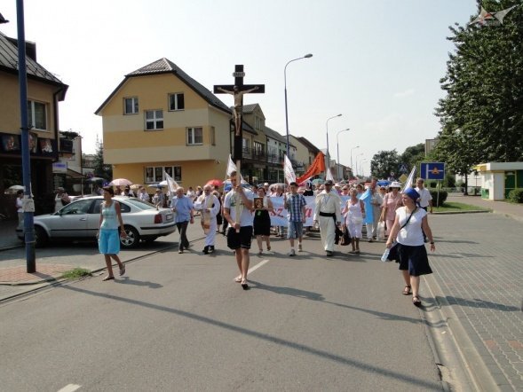 Marsz dla Jezusa i Msza św. o uzdrowienie (15.08.2010) - zdjęcie #16 - eOstroleka.pl