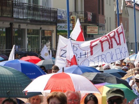 Marsz dla Jezusa i Msza św. o uzdrowienie (15.08.2010) - zdjęcie #21 - eOstroleka.pl