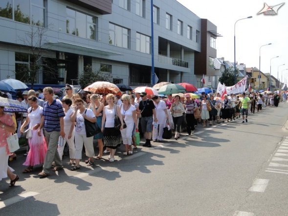Marsz dla Jezusa i Msza św. o uzdrowienie (15.08.2010) - zdjęcie #25 - eOstroleka.pl