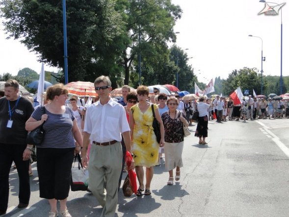 Marsz dla Jezusa i Msza św. o uzdrowienie (15.08.2010) - zdjęcie #26 - eOstroleka.pl