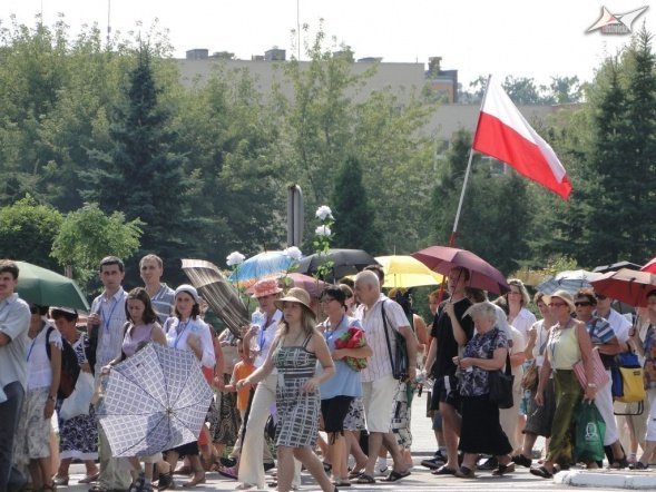 Marsz dla Jezusa i Msza św. o uzdrowienie (15.08.2010) - zdjęcie #29 - eOstroleka.pl