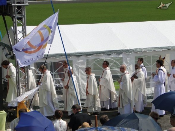 Marsz dla Jezusa i Msza św. o uzdrowienie (15.08.2010) - zdjęcie #49 - eOstroleka.pl