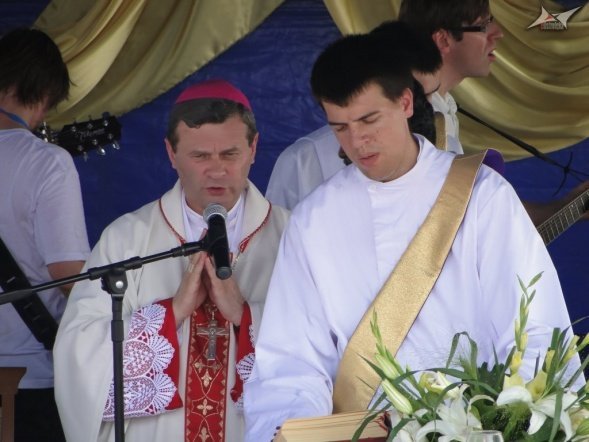 Marsz dla Jezusa i Msza św. o uzdrowienie (15.08.2010) - zdjęcie #52 - eOstroleka.pl