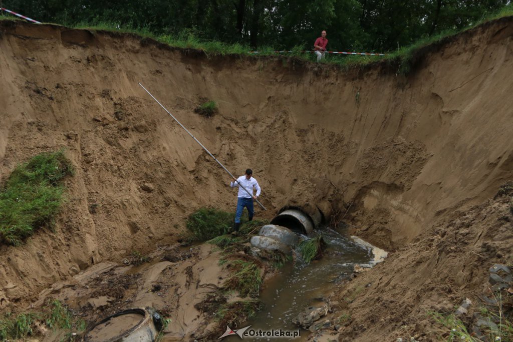 Po nocnej burzy zerwało wał przeciwpowodziowy w Ostrołęce [14.06.2019] - zdjęcie #28 - eOstroleka.pl