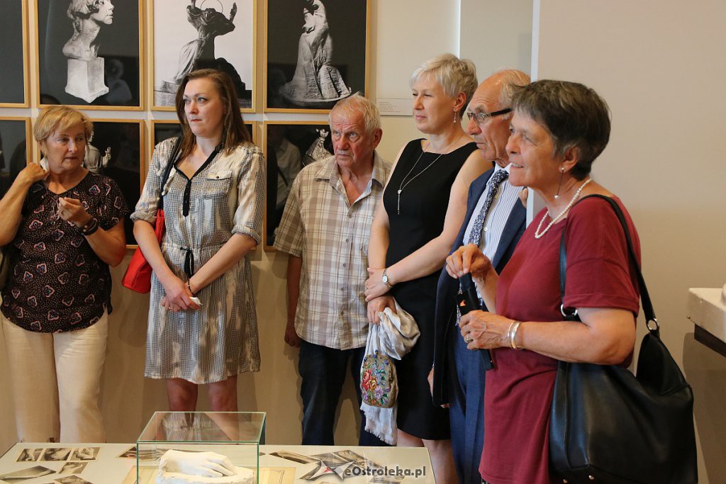 Wernisaż wystawy „W świecie rzeźb Romualda Zerycha” w ostrołęckim muzeum [14.06.2019] - zdjęcie #4 - eOstroleka.pl