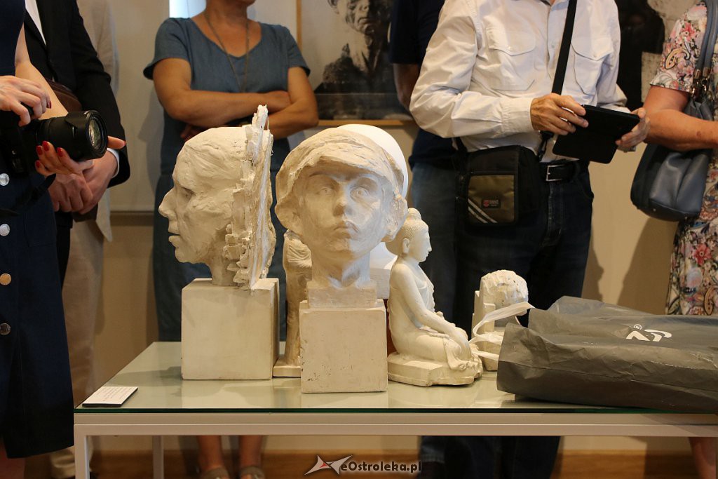 Wernisaż wystawy „W świecie rzeźb Romualda Zerycha” w ostrołęckim muzeum [14.06.2019] - zdjęcie #20 - eOstroleka.pl