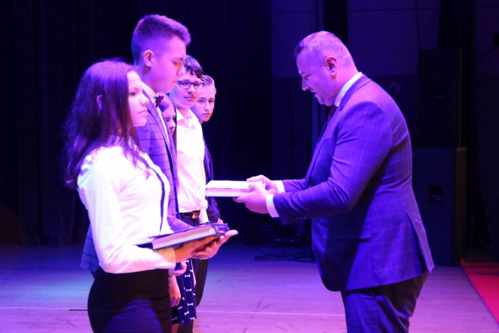 XII Samorządowa Gala Uczniowska [17.06.2019] - zdjęcie #52 - eOstroleka.pl