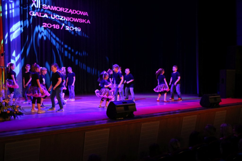 XII Samorządowa Gala Uczniowska [17.06.2019] - zdjęcie #36 - eOstroleka.pl