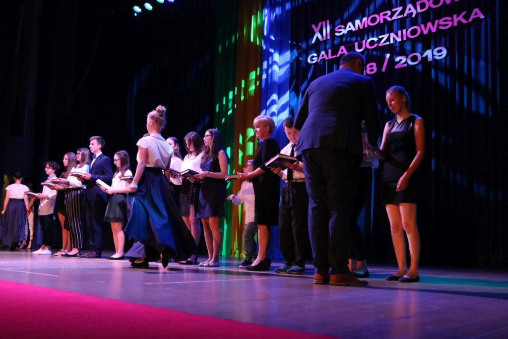 XII Samorządowa Gala Uczniowska [17.06.2019] - zdjęcie #6 - eOstroleka.pl