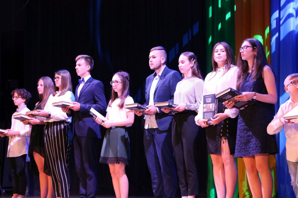 XII Samorządowa Gala Uczniowska [17.06.2019] - zdjęcie #2 - eOstroleka.pl