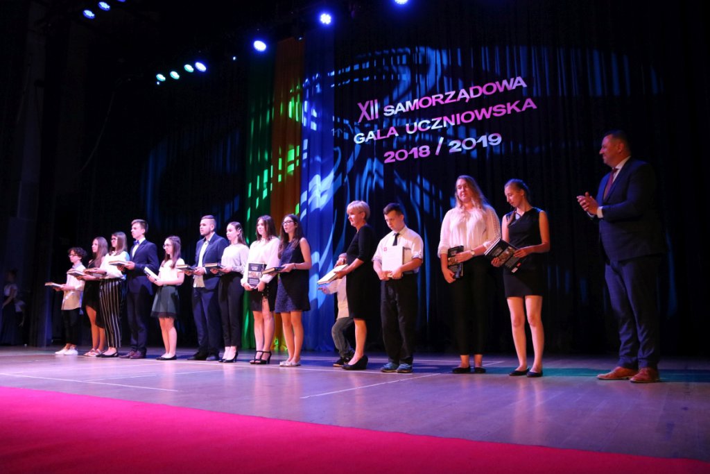 XII Samorządowa Gala Uczniowska [17.06.2019] - zdjęcie #1 - eOstroleka.pl