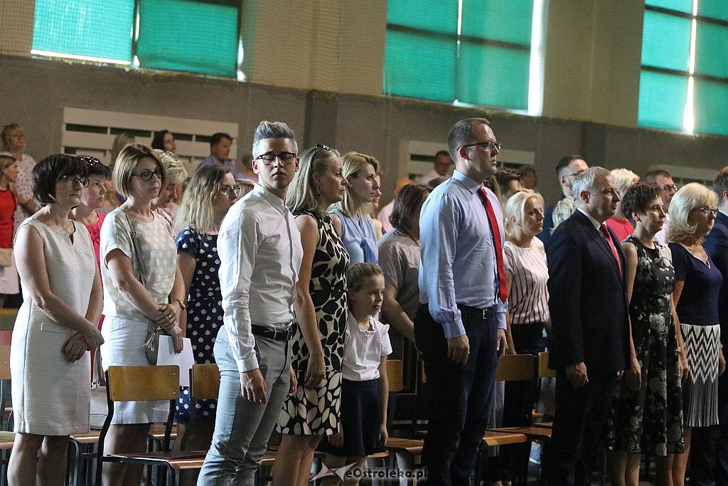 Zakończenie roku szkolnego w Gimnazjum nr 5 [18.06.2019] - zdjęcie #7 - eOstroleka.pl