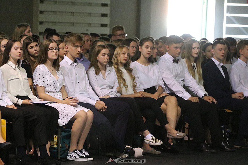 Zakończenie roku szkolnego w Gimnazjum nr 5 [18.06.2019] - zdjęcie #22 - eOstroleka.pl