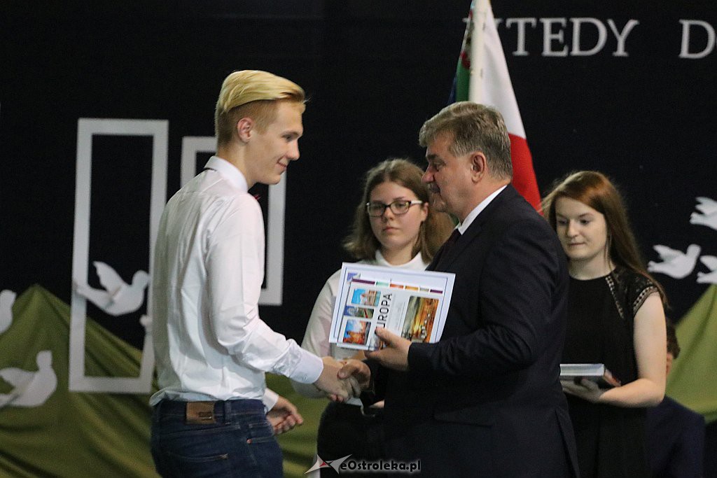 Zakończenie roku szkolnego w Gimnazjum nr 5 [18.06.2019] - zdjęcie #30 - eOstroleka.pl