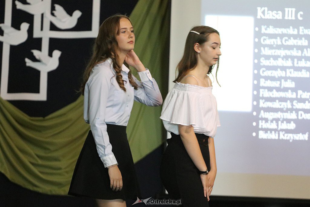 Zakończenie roku szkolnego w Gimnazjum nr 5 [18.06.2019] - zdjęcie #16 - eOstroleka.pl