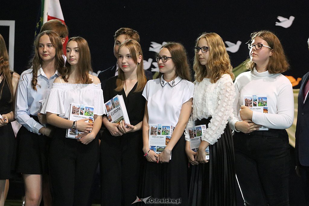 Zakończenie roku szkolnego w Gimnazjum nr 5 [18.06.2019] - zdjęcie #8 - eOstroleka.pl