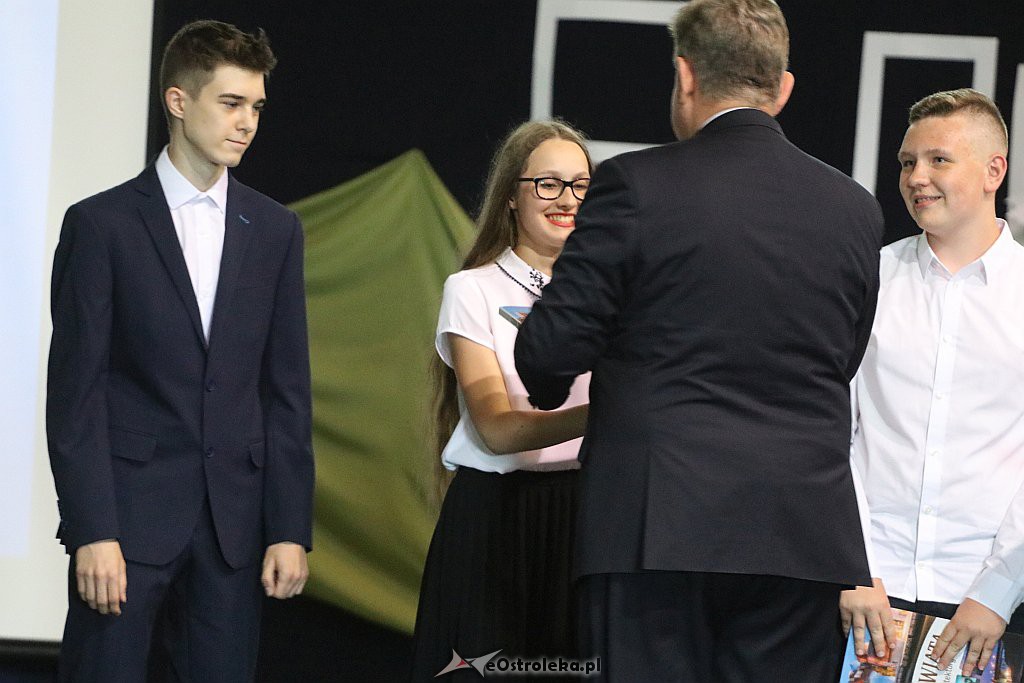 Zakończenie roku szkolnego w Gimnazjum nr 5 [18.06.2019] - zdjęcie #6 - eOstroleka.pl