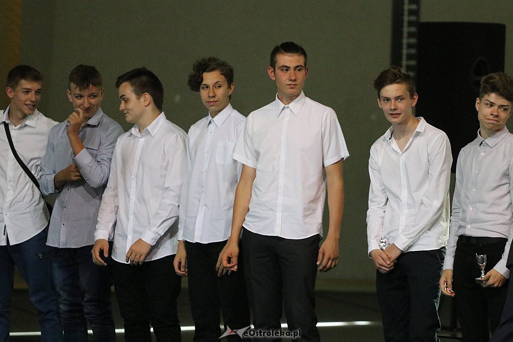Zakończenie roku szkolnego w Gimnazjum nr 5 [18.06.2019] - zdjęcie #2 - eOstroleka.pl
