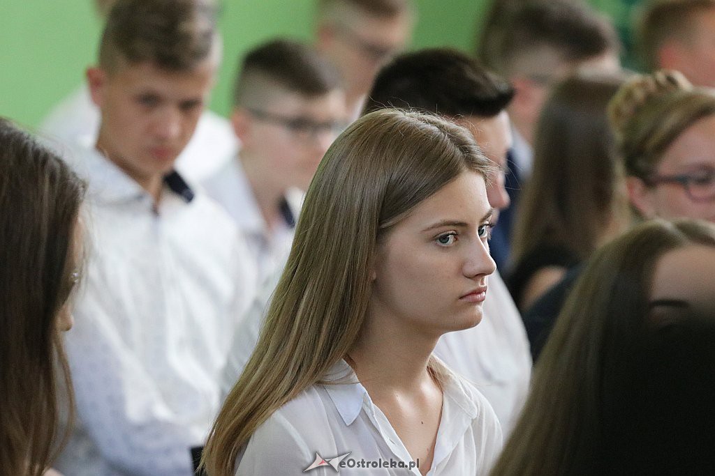 Zakończenie roku szkolnego (kl. VIII) w Szkole Podstawowej nr 2 [18.06.2019] - zdjęcie #31 - eOstroleka.pl
