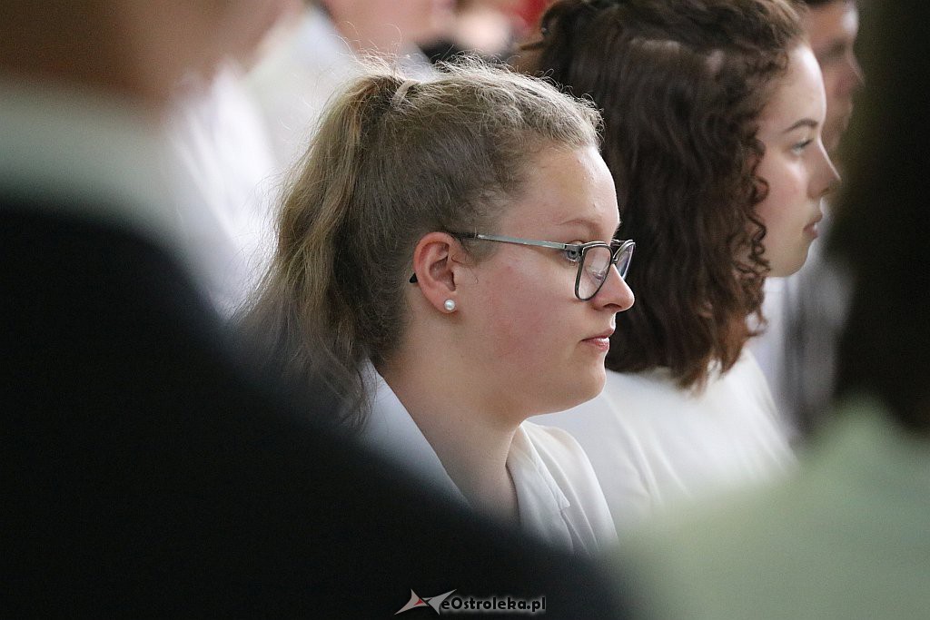 Zakończenie roku szkolnego (kl. VIII) w Szkole Podstawowej nr 2 [18.06.2019] - zdjęcie #32 - eOstroleka.pl