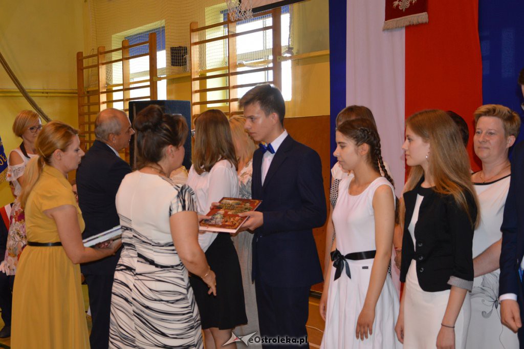 Zakończenie roku szkolnego w SP Nr 3 [19.06.2019] - zdjęcie #74 - eOstroleka.pl