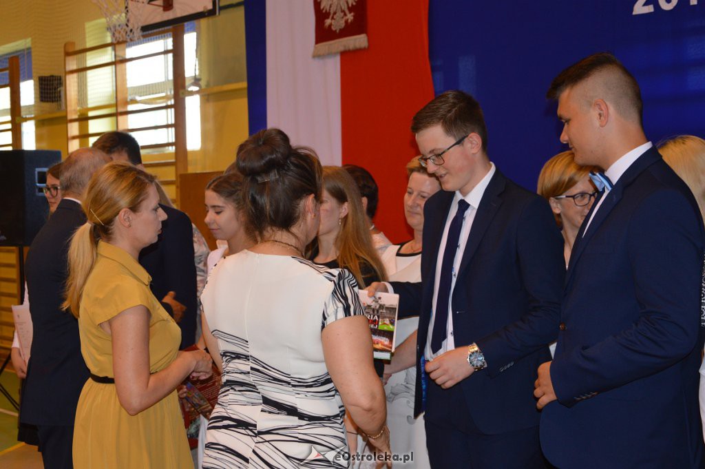 Zakończenie roku szkolnego w SP Nr 3 [19.06.2019] - zdjęcie #72 - eOstroleka.pl