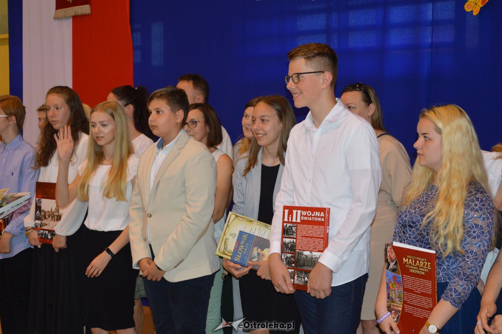 Zakończenie roku szkolnego w SP Nr 3 [19.06.2019] - zdjęcie #33 - eOstroleka.pl