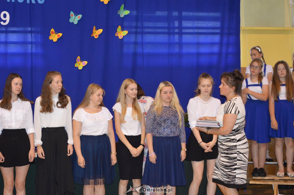 Zakończenie roku szkolnego w SP Nr 3 [19.06.2019] - zdjęcie #1 - eOstroleka.pl
