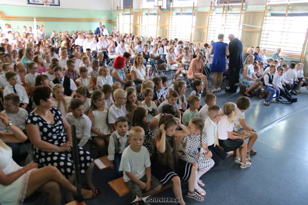 Zakończenie roku szkolnego w SP nr 4 [19.06.2019] - zdjęcie #1 - eOstroleka.pl