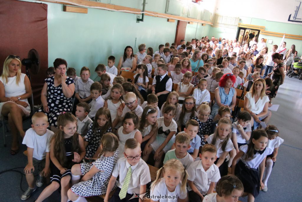 Zakończenie roku szkolnego w SP nr 4 [19.06.2019] - zdjęcie #2 - eOstroleka.pl