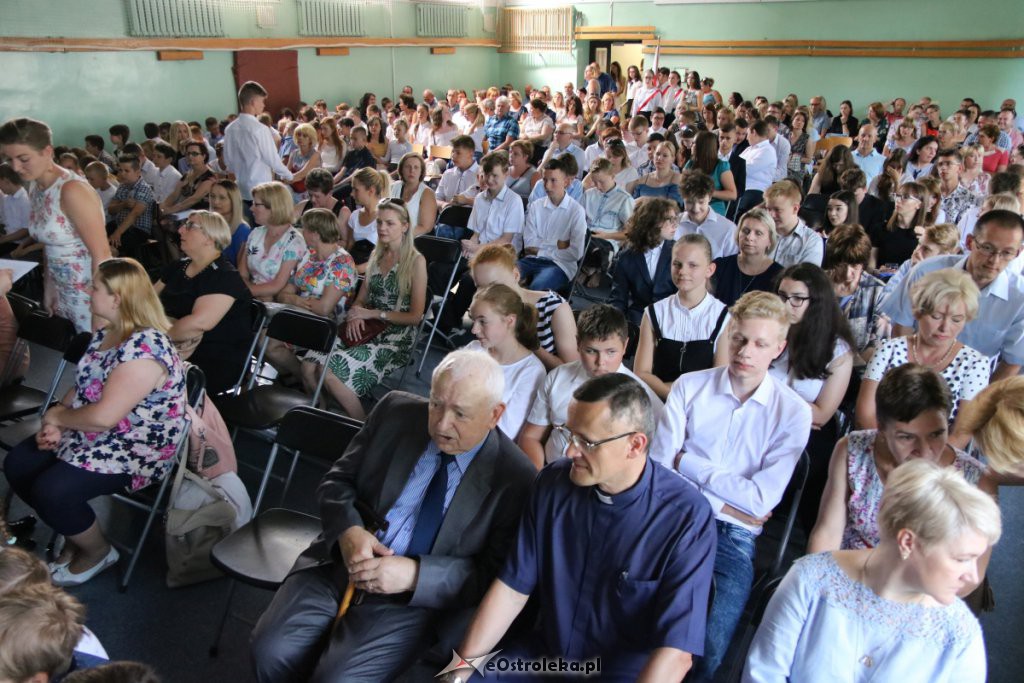 Zakończenie roku szkolnego w SP nr 4 [19.06.2019] - zdjęcie #3 - eOstroleka.pl