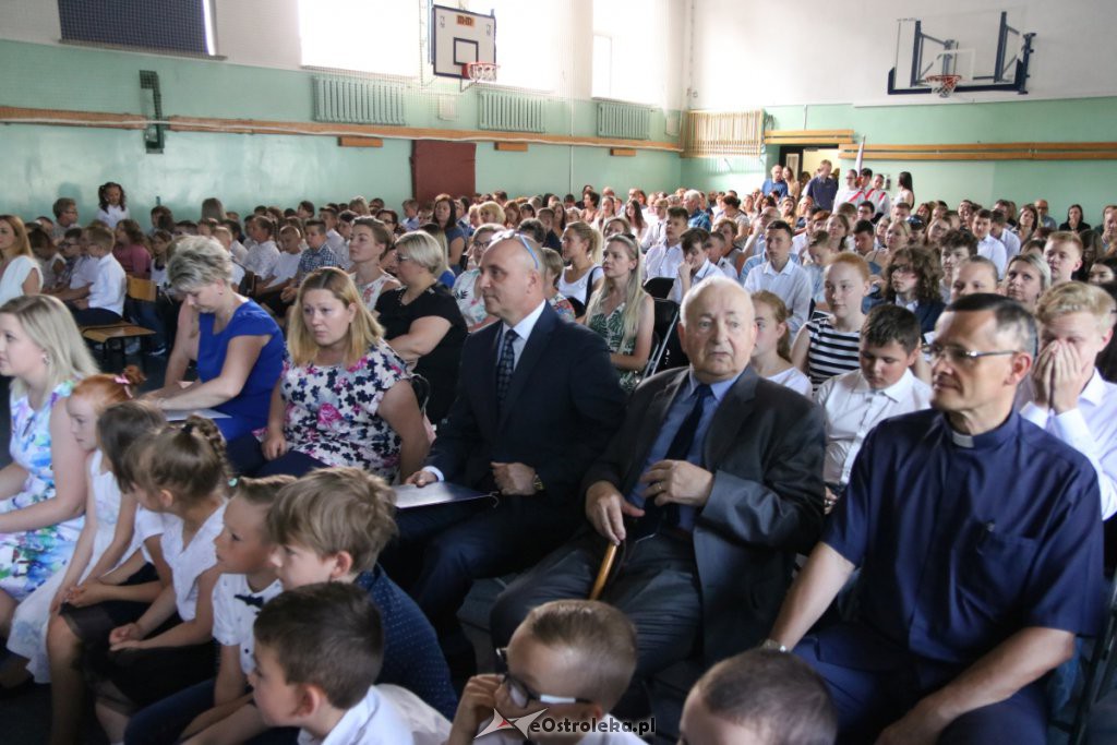 Zakończenie roku szkolnego w SP nr 4 [19.06.2019] - zdjęcie #4 - eOstroleka.pl